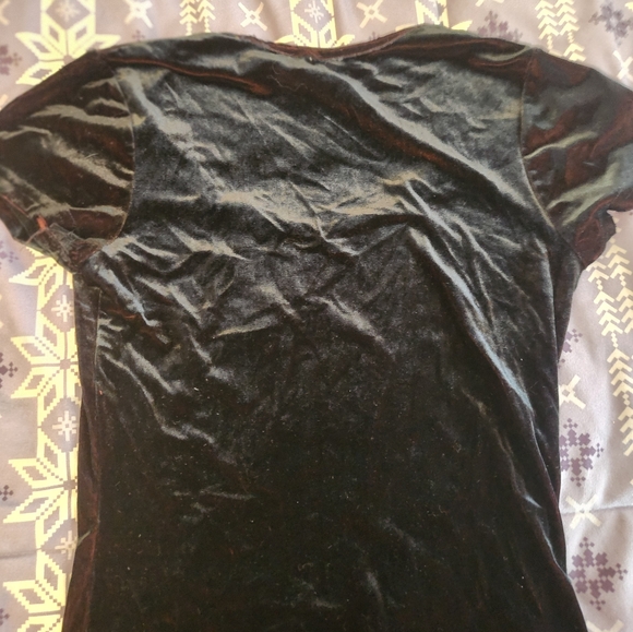 Retro red/black velvet feel tiny top from Younique size small - Picture 3 of 4